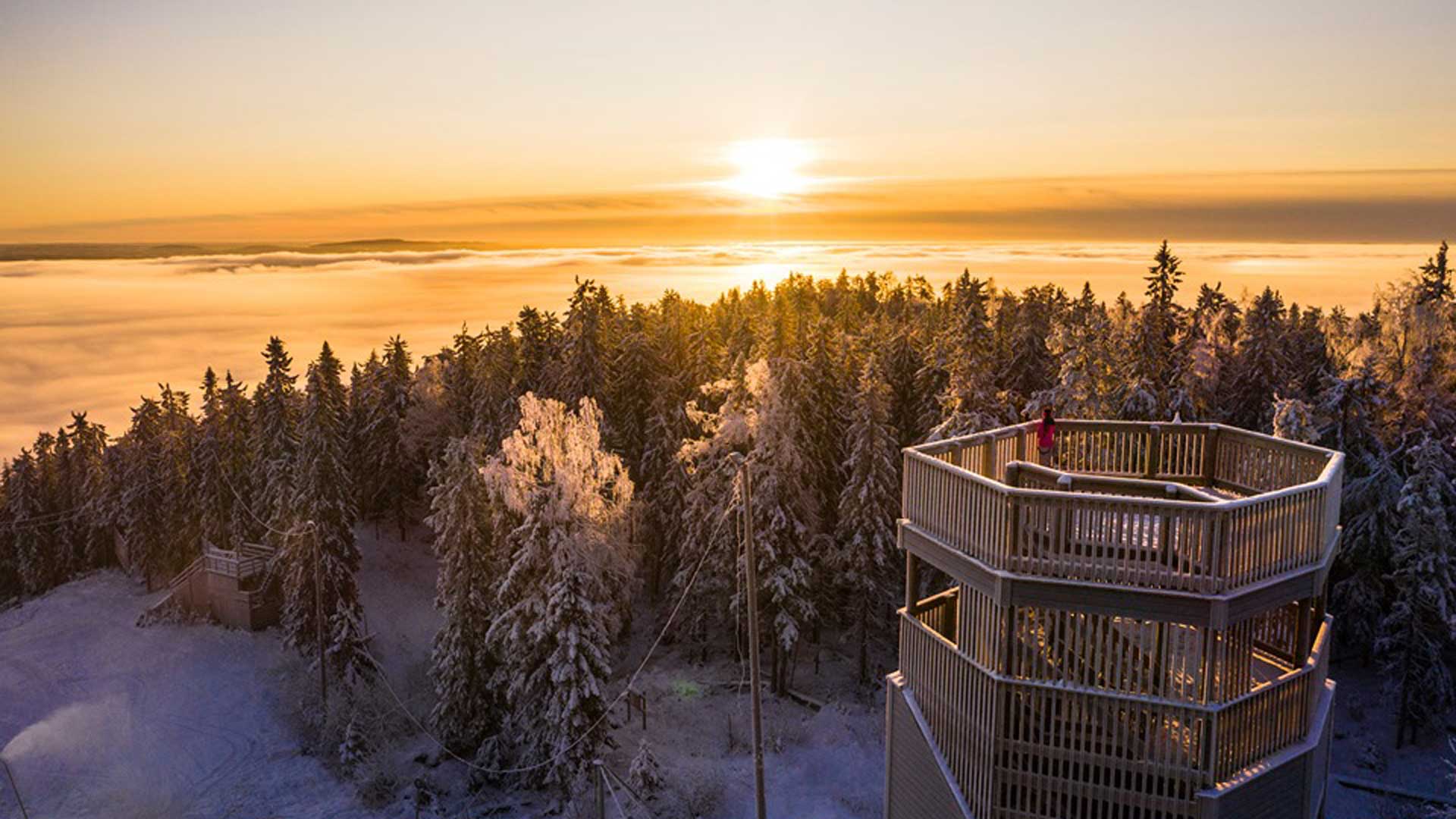 Näköalatorni Tahkon huipulla